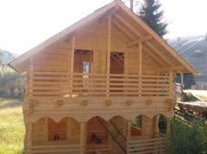 Cabane si case din lemn de locuit si de vacanta