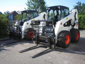 INCHIRIEZ MINIEXCAVATOARE SI MINIINCARCATOARE
