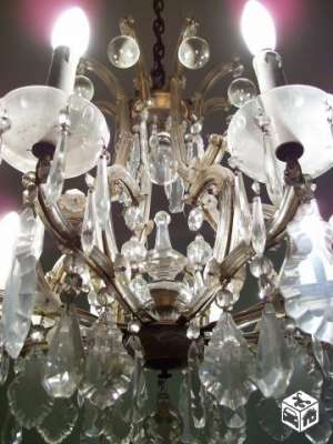lustra imensa cristal anul 1920