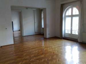 Apartament 4 camere de vanzare in zona Calea Victoriei