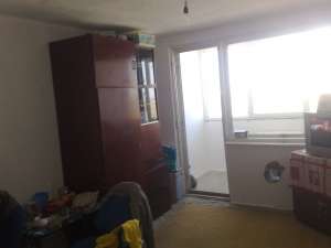vand apartament cu 3 camere + beci
