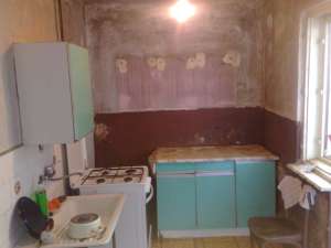 vand apartament cu 3 camere + beci
