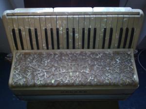 acordion hohner vc 120basi