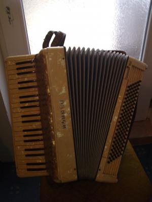 acordion hohner vc 120basi