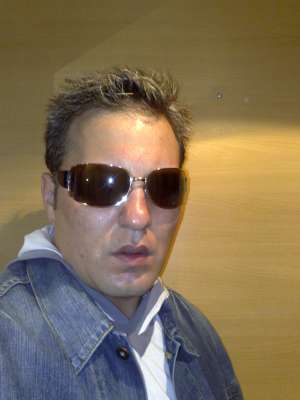 Sofer-Bodyguard disponibil 2424