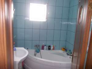 INCHIRIEZ SAU VIND APARTAMENT 3 CAMERE