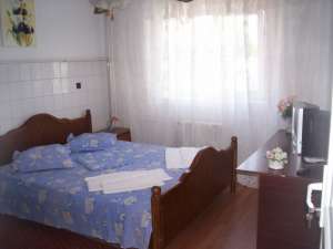 INCHIRIEZ CAMERE IN VILA