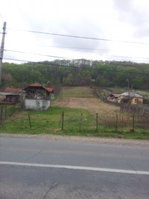 Vand teren intravilan,     STRADAL(acces direct),     loc Dobrogostea (5km de Bascov)