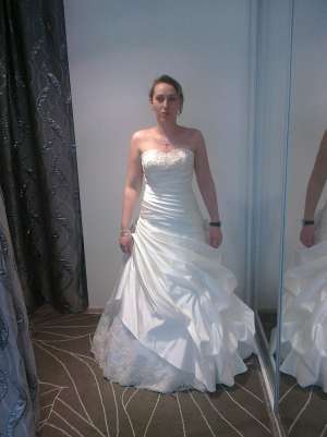 Vand rochie mireasa