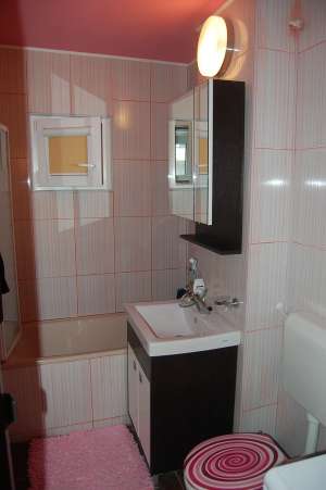Inchiriez  apartament