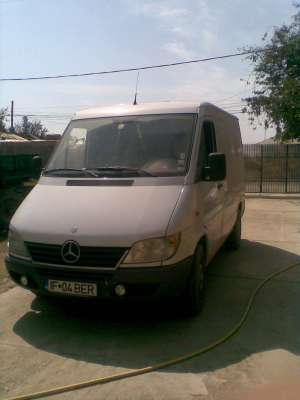 vand sau schimb mercedes sprinter 208