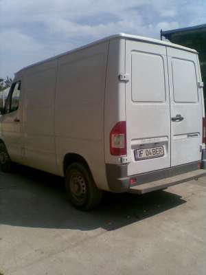 vand sau schimb mercedes sprinter 208