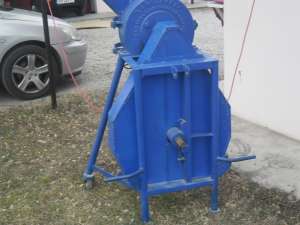Moara cu ciocanele pt tractor