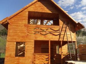cabane din lemn
