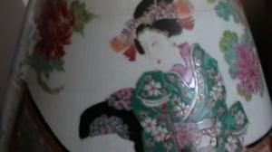 VIND O PERECHE DE VASE DECORATIVE:"Japanese Cloisonné"