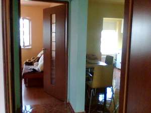Inchiriez ap. cu 2 camere,  totul nou