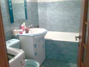Inchiriez ap. cu 2 camere,  totul nou