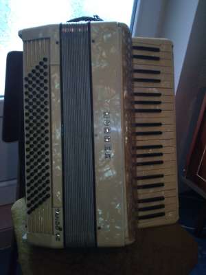 acordion hohner vc 120basi