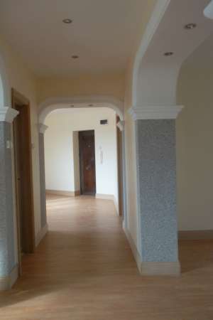 Apartament 3 camere,    bloc vila,    zona Eminescu