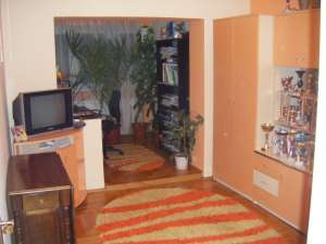 apartament 3 camere - zona Gh. doja