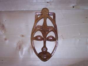 sculptura lemn de nuc
