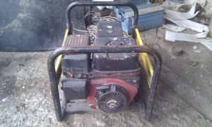 Vand generator de curent 2500 negociabil