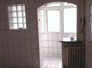 3 camere decomandate,    pozitie impecabila