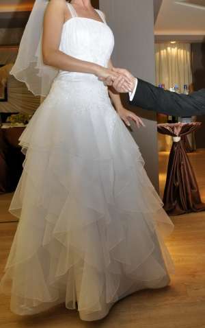 Vand rochie mireasa alba marimea 38