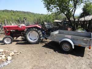 Vand tractor U-445+remorca auto MMA 1075 kg
