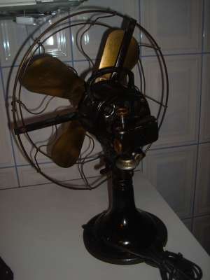 Ventilator AEG din 1907,     in stare perfecta de functionare. model ove2 nr.113108