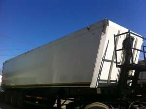 Vand Iveco Trakker 8x4,   semiremorci basculabile,   cisterne,   semiremorci cu prelate