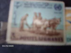 Vand un clasor cu 150 timbre romanesti-straine .vechi