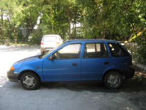 Vand auto Suzuki Swift GL avariat