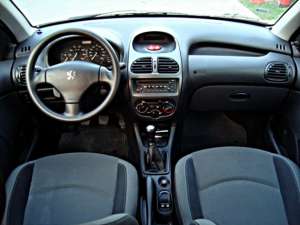 PEUGEOT 206hdi   2006