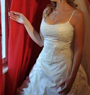 vand rochie de mireasa tip printesa