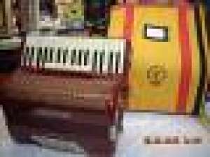 vand acordeon cantulia 72 de bassi in stare buna de functioane