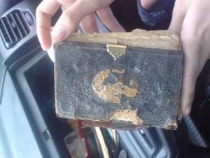 vand carte religioasa foarte veche de origine germana, necesita o expertiza de catre un specialist