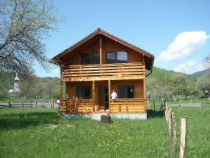 VAND CABANE LA MUNTE