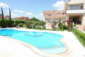 Vila de Lux in Domnesti