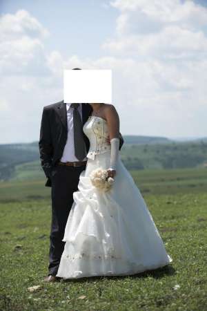 Vand rochie de mireasa