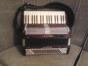 Vand Acordeon Hohner 80 basi bandonat