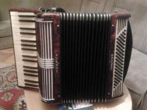 Vand Acordeon Hohner 80 basi bandonat