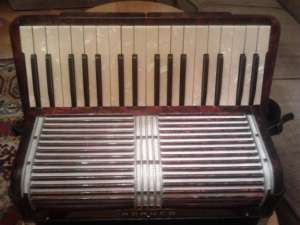 Vand Acordeon Hohner 80 basi bandonat