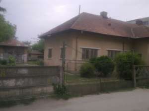 Inchiriere Spatiu si teren,  zona Centrala Fetesti Gara,  strada Grausor,  1900 mp,  cladire 100 mp