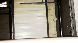 Inchiriez hala 2200 mp Arad - dotari complete