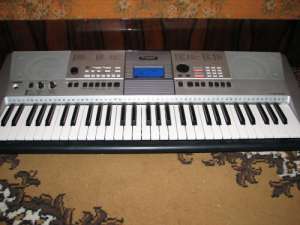 vand yamaha psr E 413