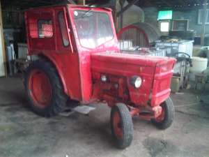 vand tractor vr 445 din 1984 stare buna d fuctionare . gume bune .