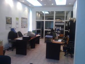 Inchiriez spatiu comercial