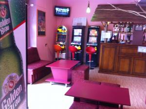 Vand Caffe Bar(Restaurant) La cheie in Dragasani