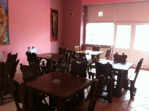 Vand Caffe Bar(Restaurant) La cheie in Dragasani